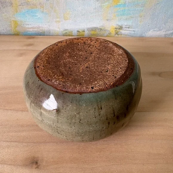 Small Vintage Ceramic Accent Vase - Picture 5 of 5